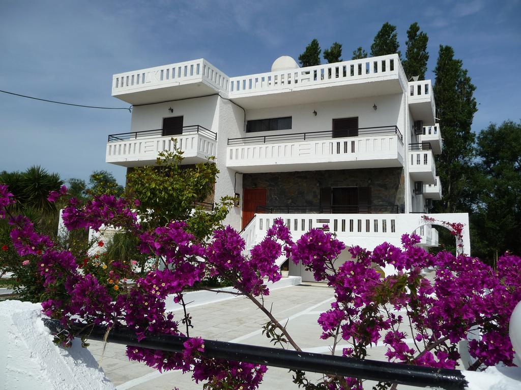 Zourpos Studios & Apartments Kalyves Exterior foto
